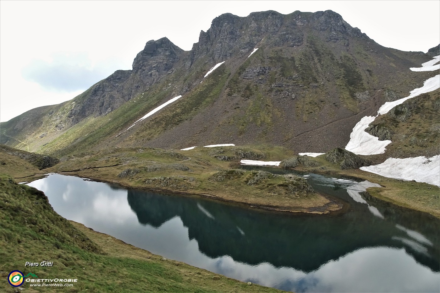 25  Laghetto di Ponteranica inferiore con Monte Triomen.JPG